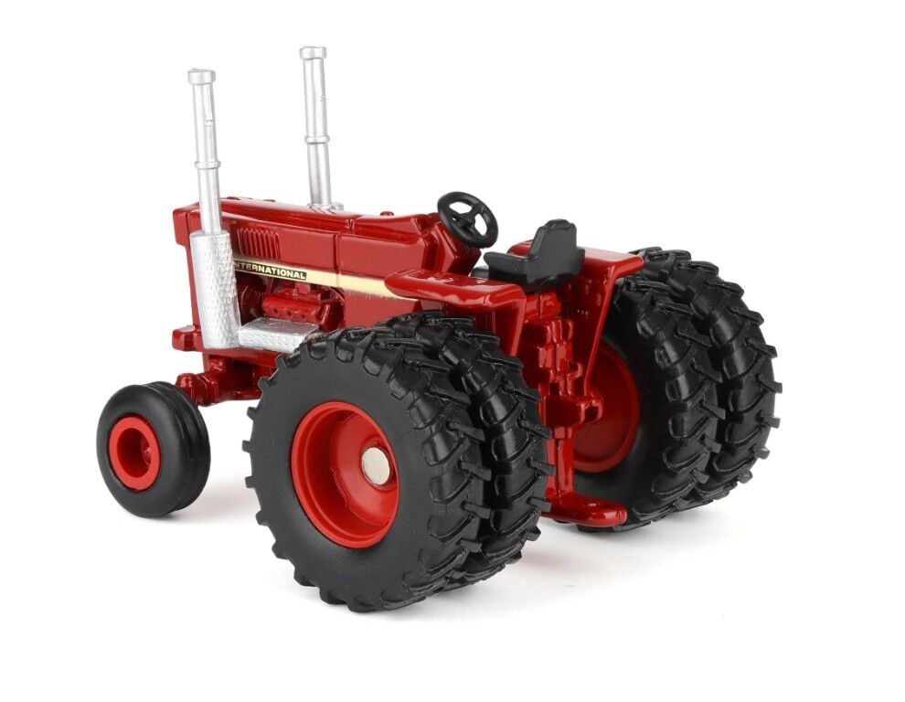 International Harvester 1486 V8 Tractor with rear duals - 1/64