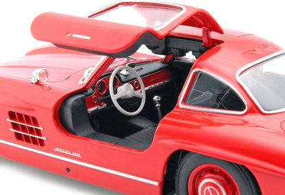 Mercedes Benz 300 SL Gullwing Coupe - 1/24